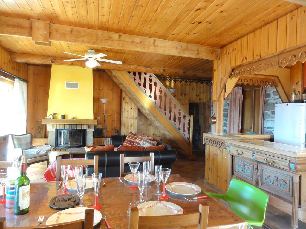Holiday home Les Tinons